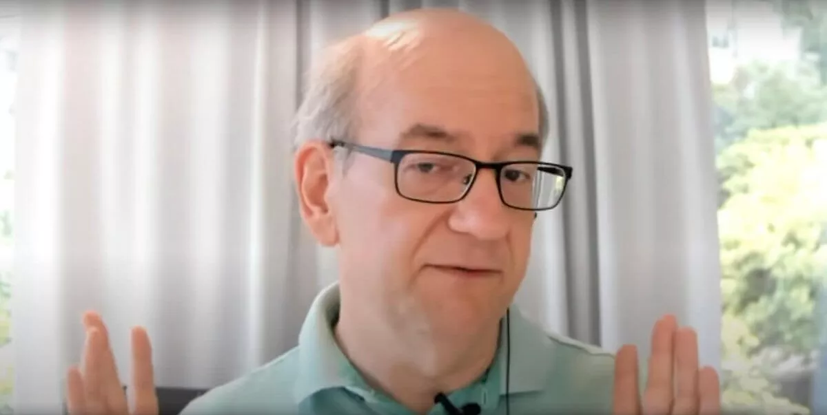 Conférence du 9 juillet 2021 où John Mueller aborde notamment les délais d'indexation Google.